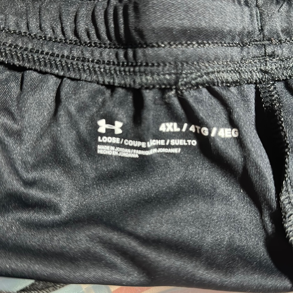 Lot of 4 Men’s UA Under Armour Loose shorts size 4XL